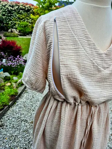 Dámske šaty a blúzky šité na mieru — MŠ Fashion, Kvetoslavov (40)