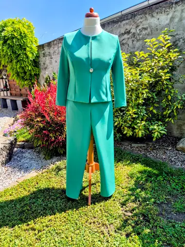 Komplety, saká a kabáty šité na mieru — MŠ Fashion, Kvetoslavov (2)