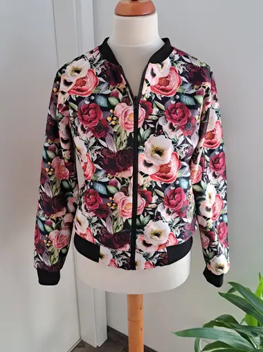 Komplety, saká a kabáty šité na mieru — MŠ Fashion, Kvetoslavov (23)