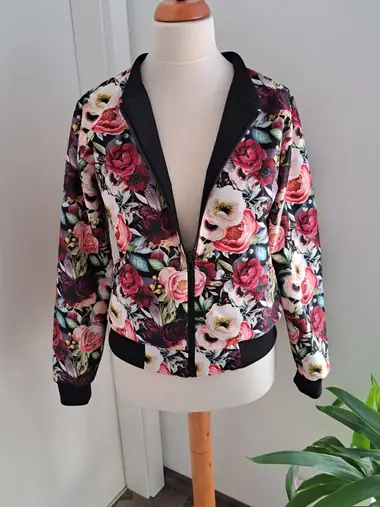 Komplety, saká a kabáty šité na mieru — MŠ Fashion, Kvetoslavov (30)
